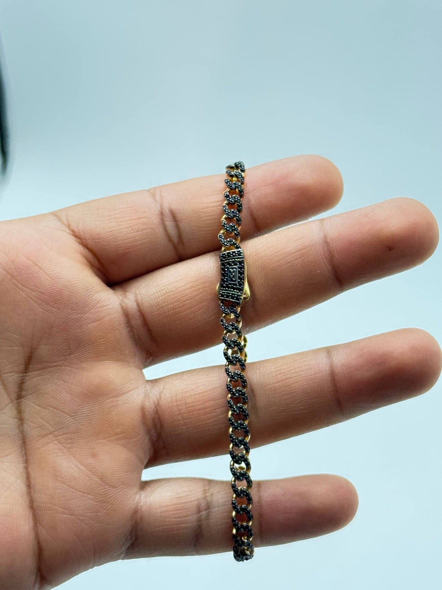 Pulso Cubano Bicolor Negro y Dorado Iced – 20 cm | 10.1 g