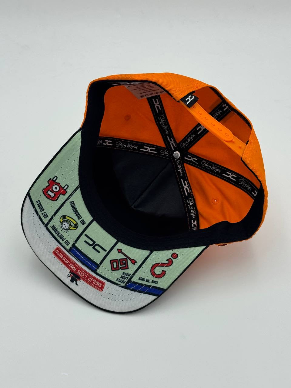 GORRA JC HATS - NEVER LOOK BACK NARANJA