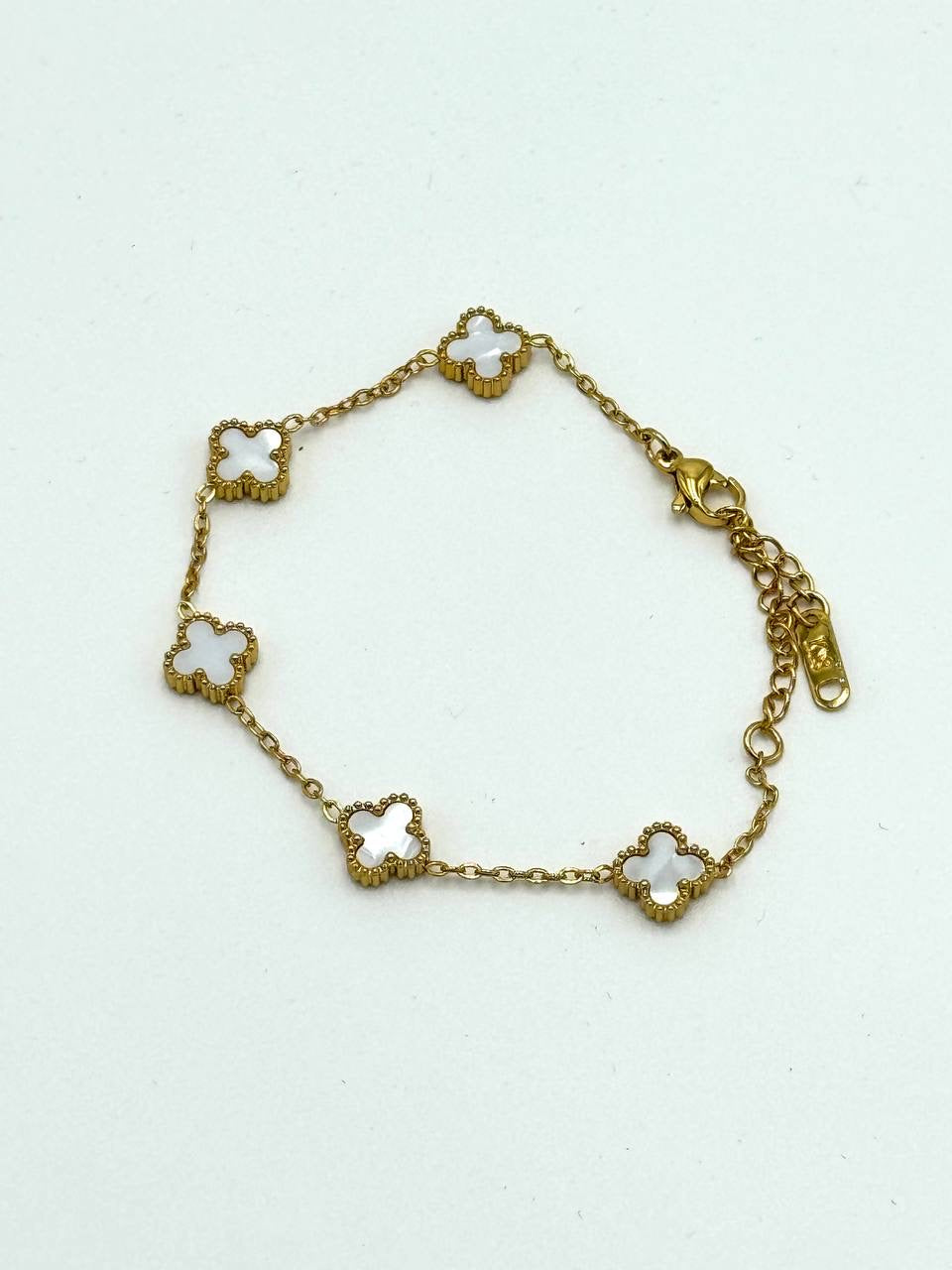 PULSERA VAN CLEEF - DORADO/ TRÉBOL CHICO BLANCO