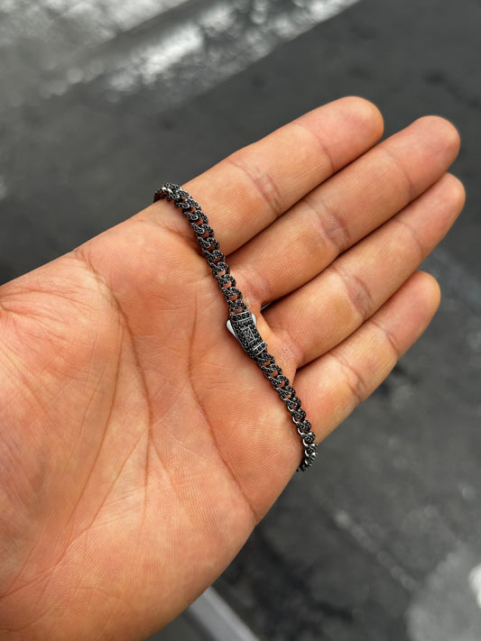 Pulso negro delgado — 20 cm / 10.7 g