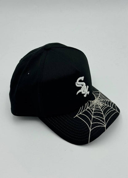 GORRA NEW ERA - CHICAGO WHITE SOX “SPIDER WEB VISOR” 9FORTY