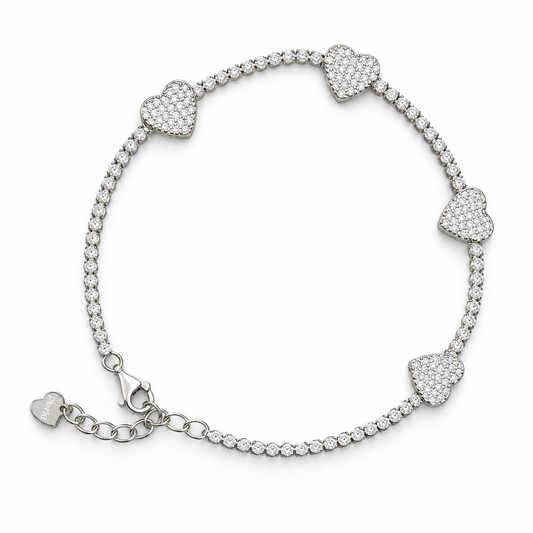 Pulso plateado con corazones — 21 cm / 6.7 g