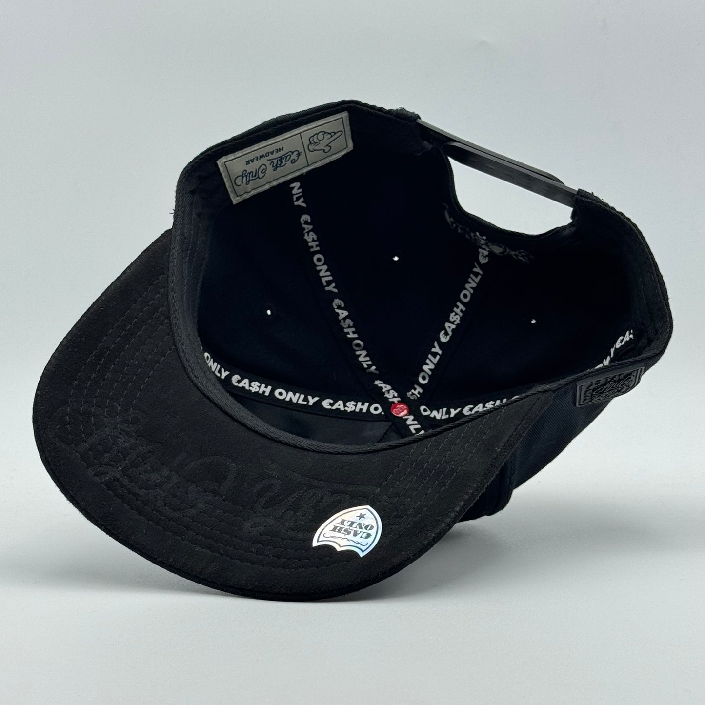 GORRA CASH ONLY - IM NOT A DRUG DEALER IN BLACK & WHITE