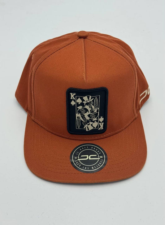 GORRA JC HATS - KING CARD MARRÓN