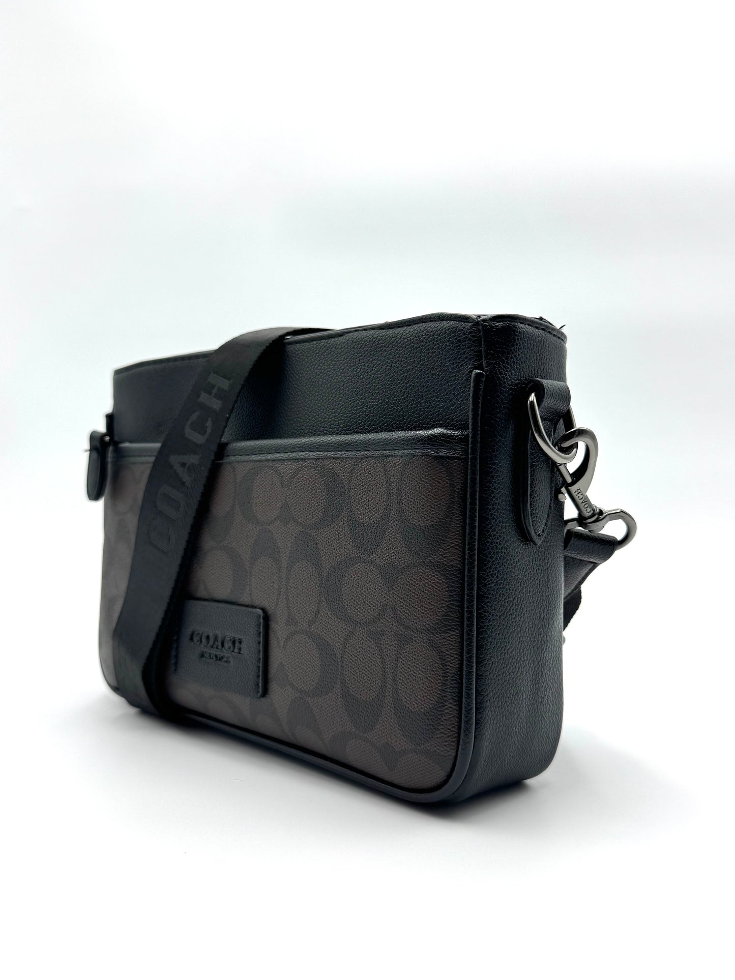 Bandolera Coach District – Cafe Oscuro