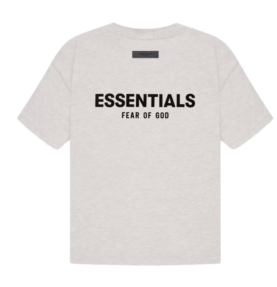 PLAYERA ESSENTIALS GRIS CLARO